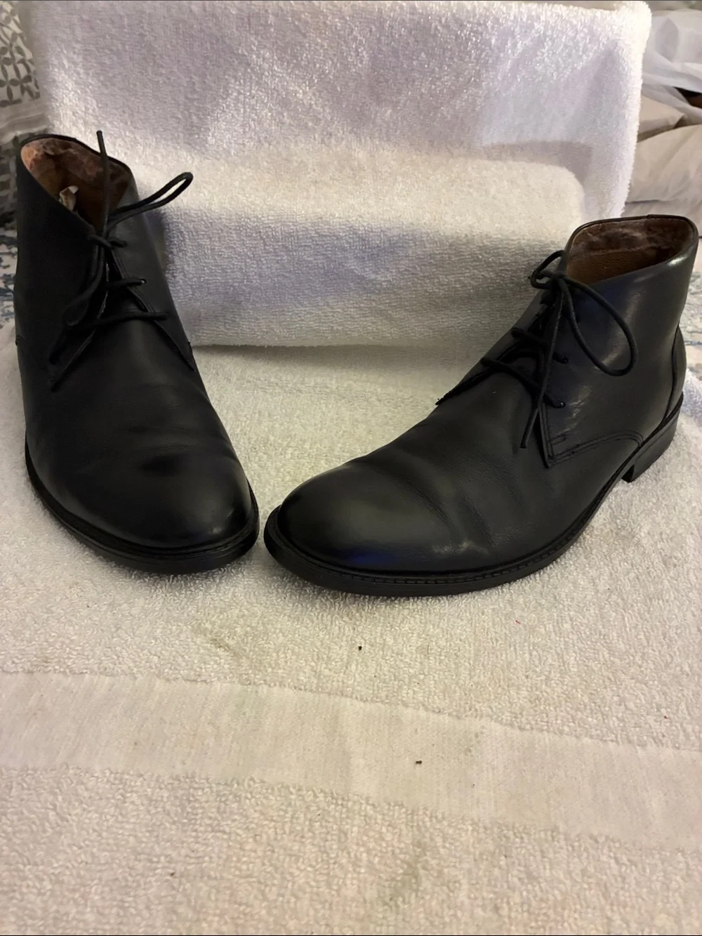 Clarks Men's Glide Black Leather Chukka Boots ankle-high profile